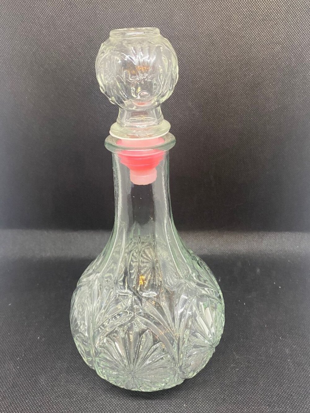 Round Clear Glass Wine Decanter with Round Stopper